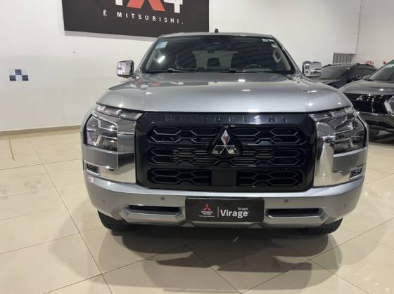 MITSUBISHI TRITON 2.4 BITURBO DIESEL CD HPE-S 4X4 AUTOMÁTICO MITSUBISHI TRITON 2.4 BITURBO DIESEL CD HPE-S 4X4 AUTOMÁTICO
